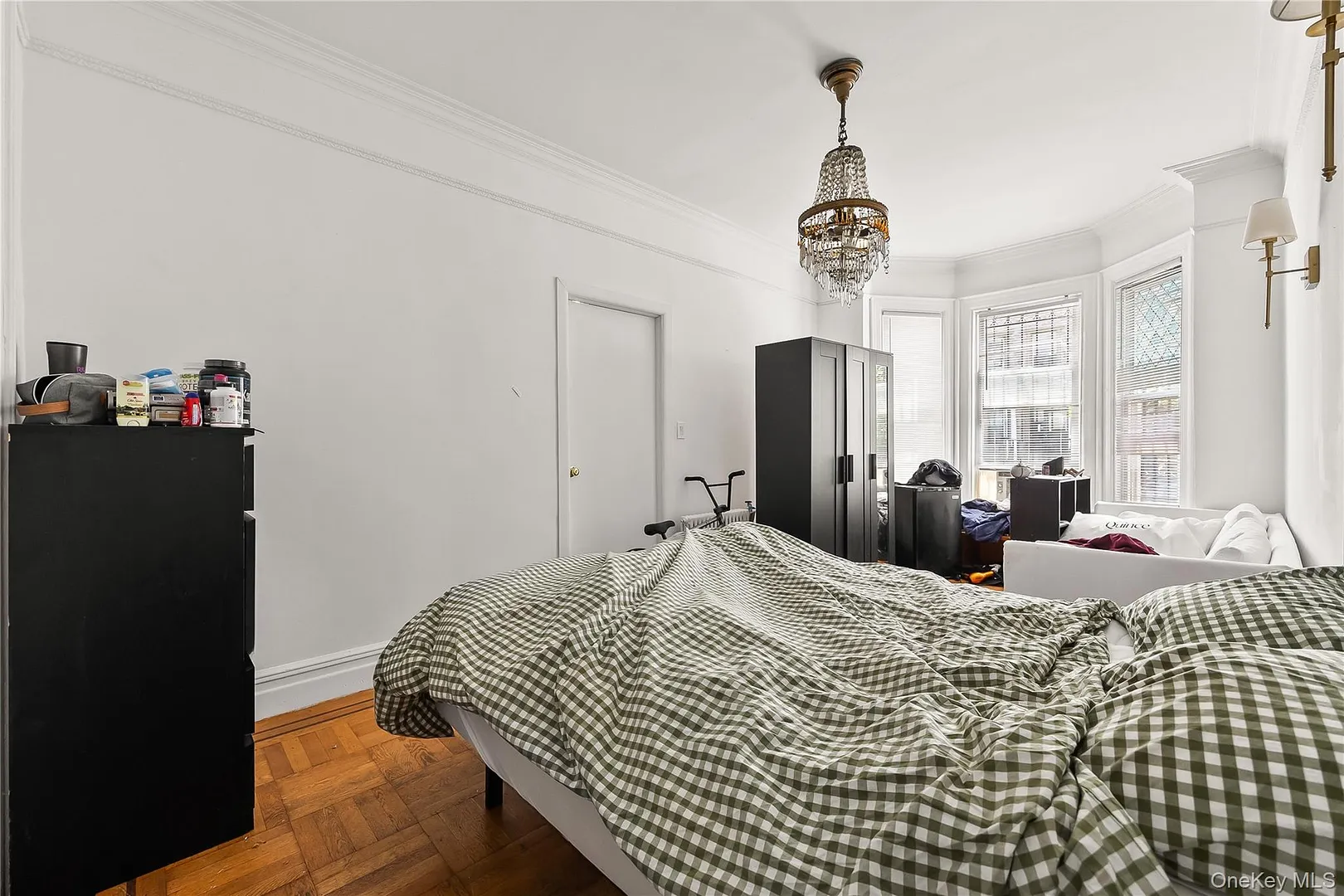 2459 Hoffman Street Photo 10