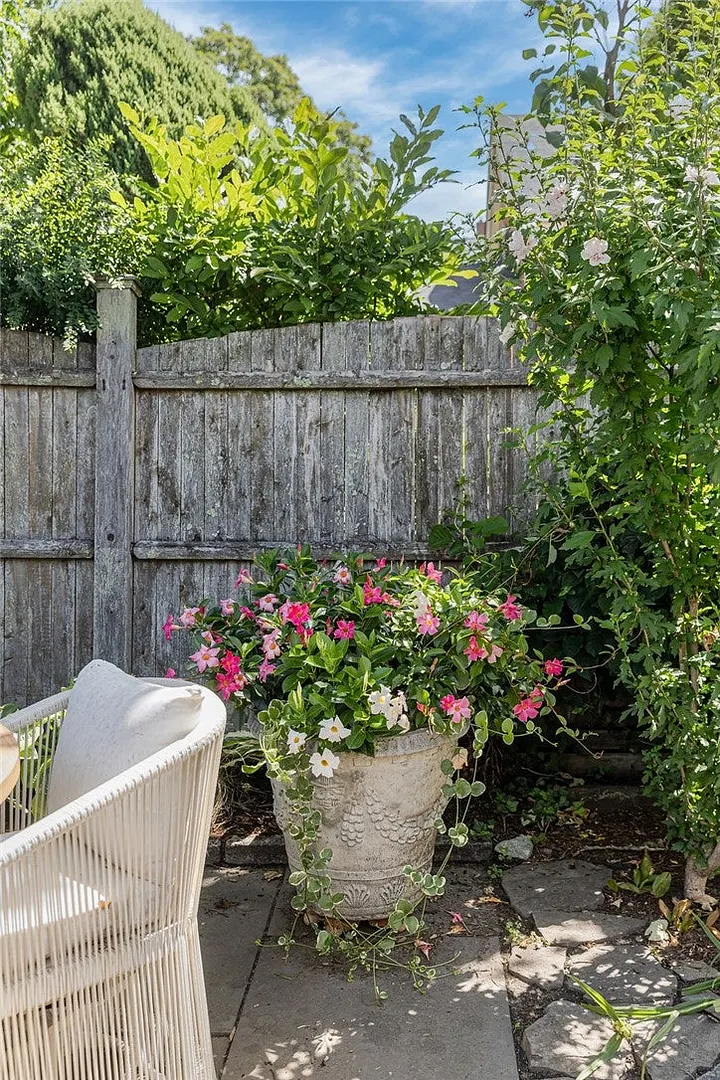 43 Poplar Street Photo 11