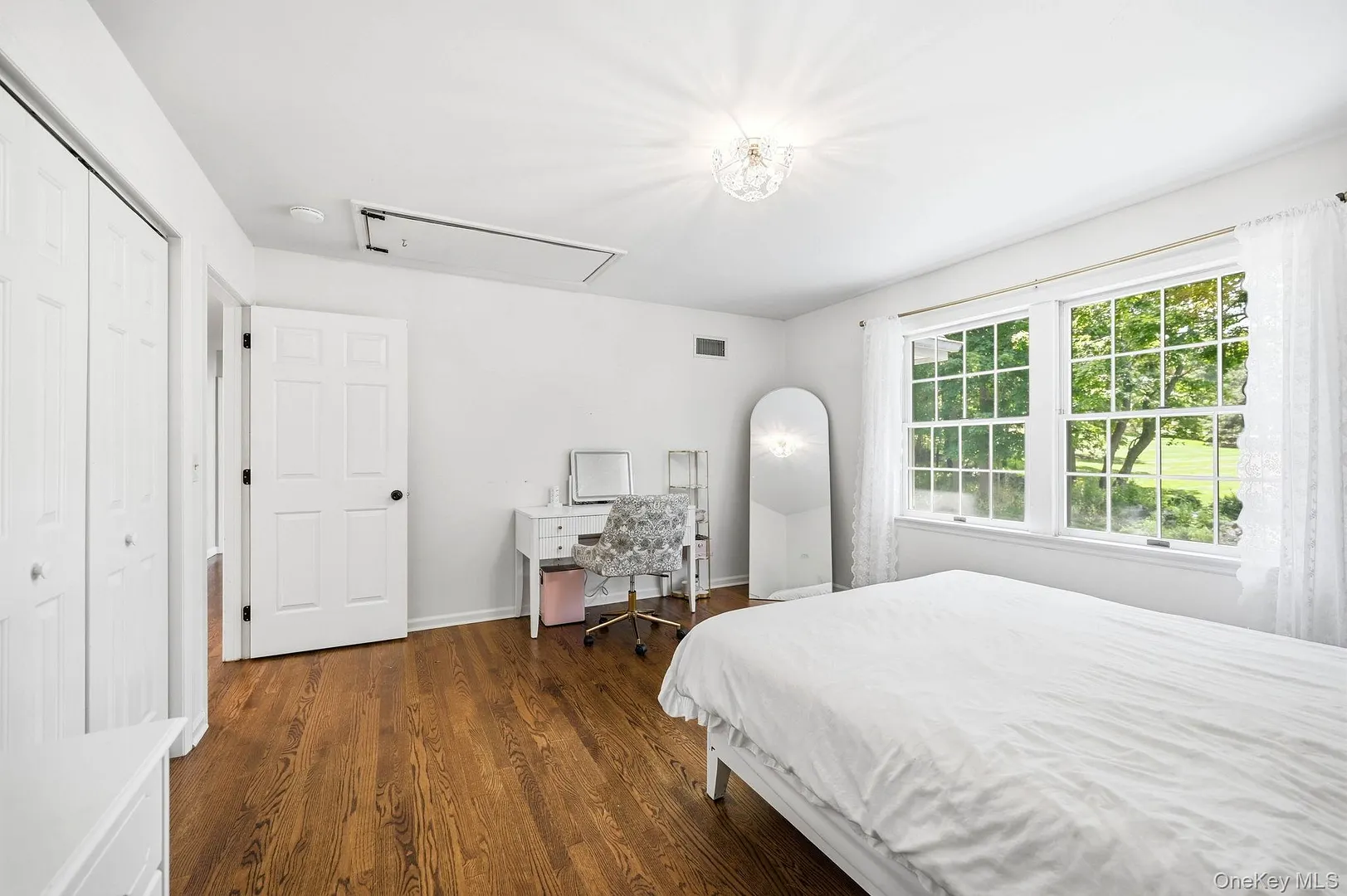 8 Sills Court Photo 18