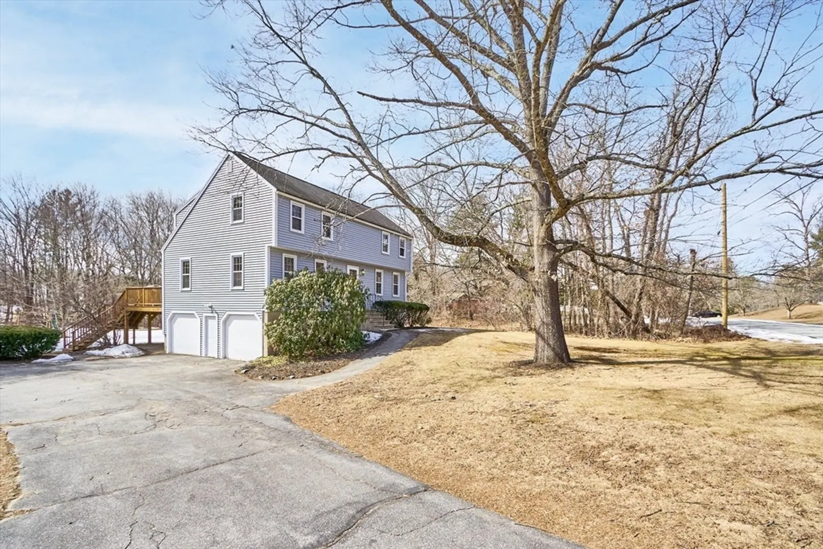 20 Village Dr Photo 3