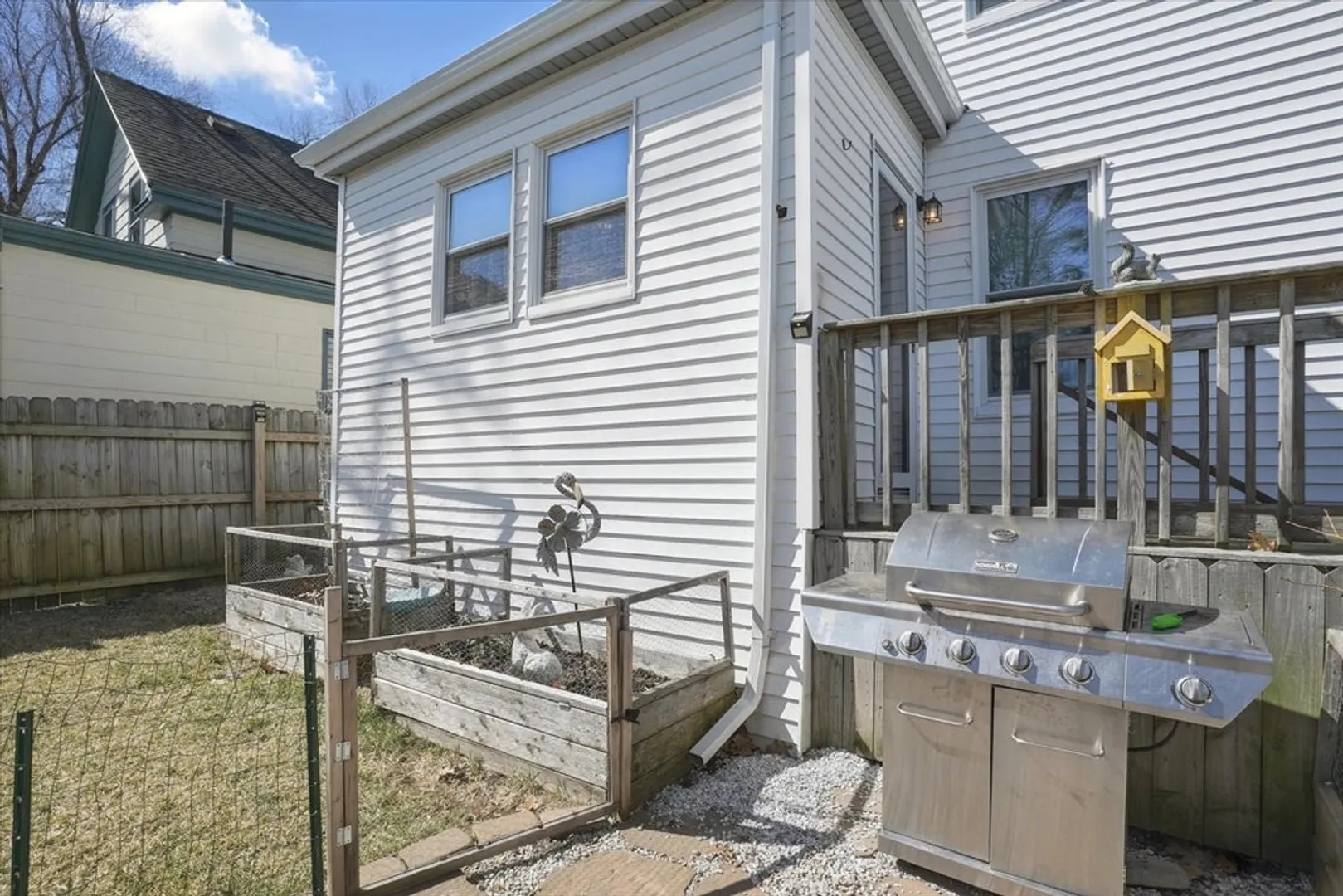 14 Lambert Ave Photo 18
