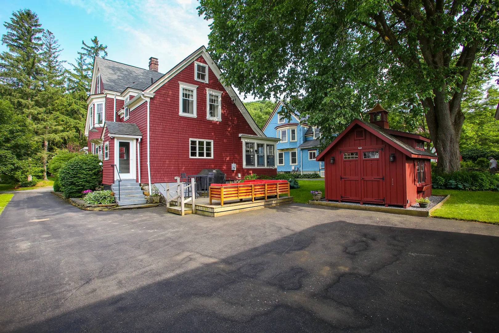 55 Marion Ave Photo 27