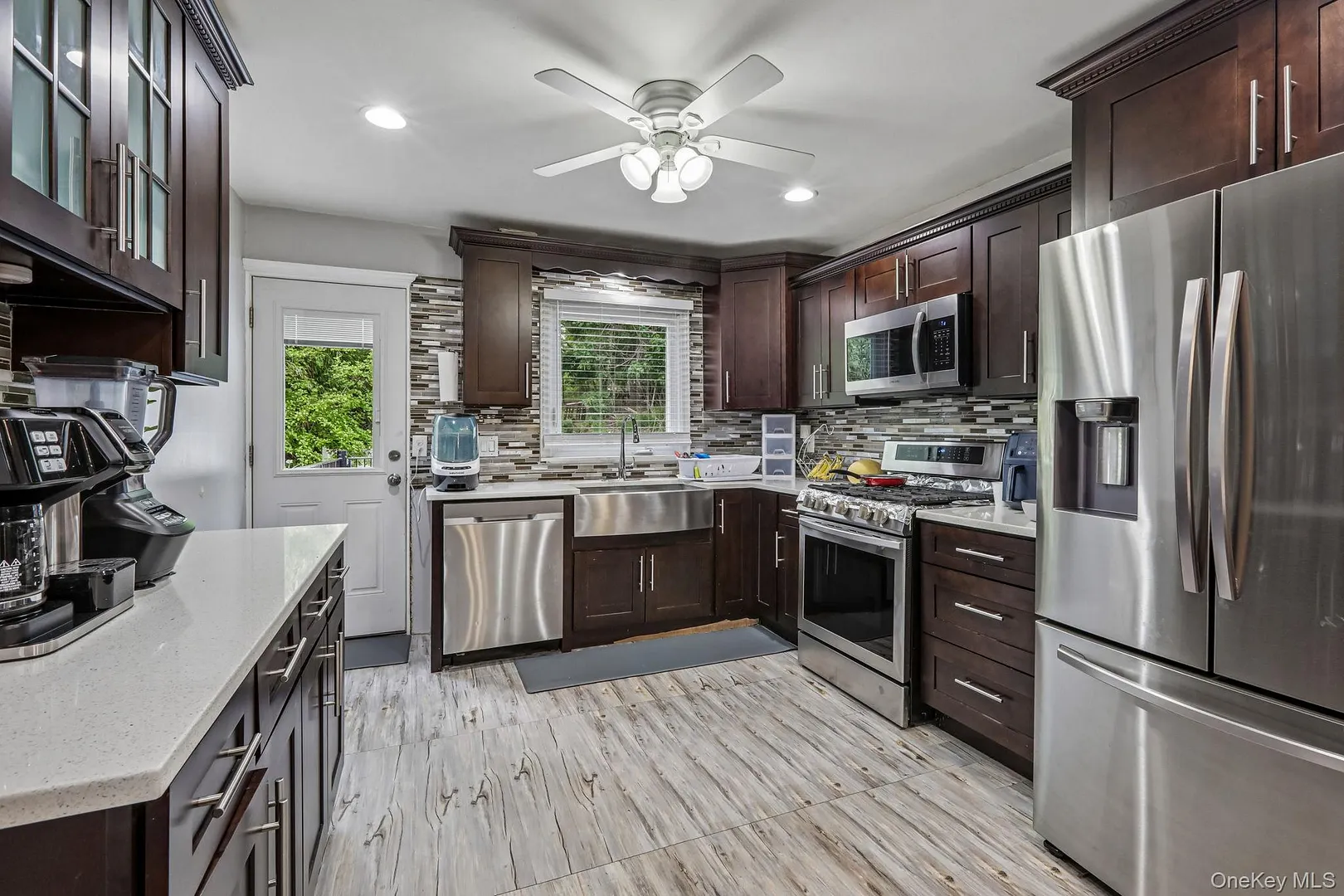 583 Bellevue Avenue N Photo 16
