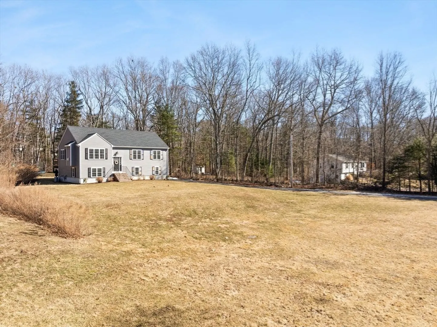 207 Oak St Photo 34