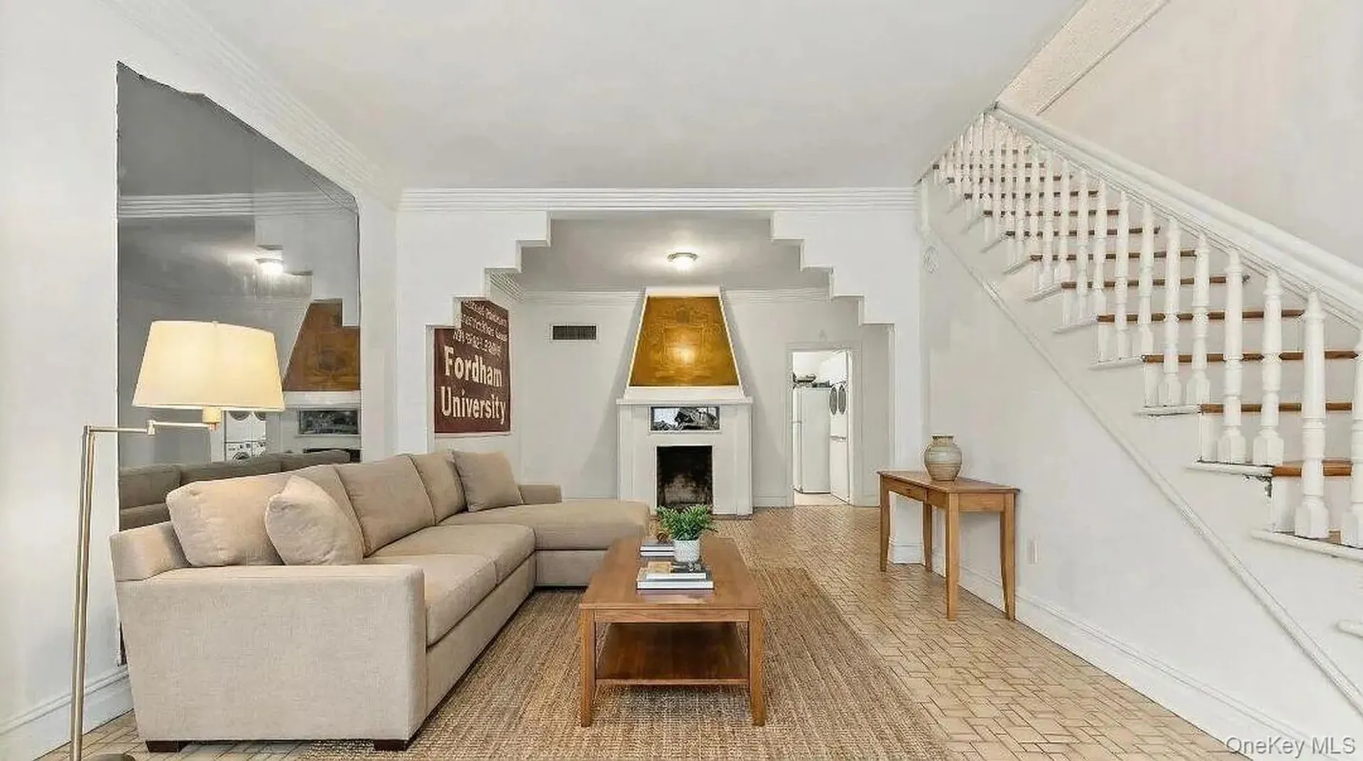 2459 Hoffman Street Photo 3