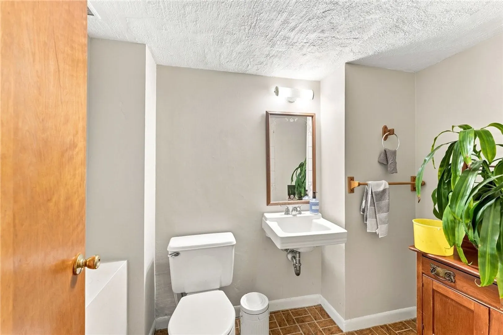 181 Brookside Drive Photo 23