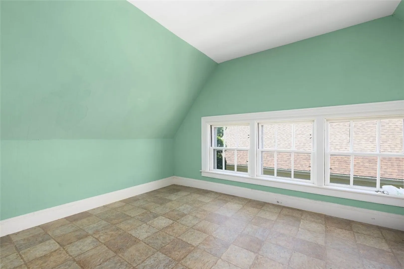 20 Bainbridge Avenue Photo 39