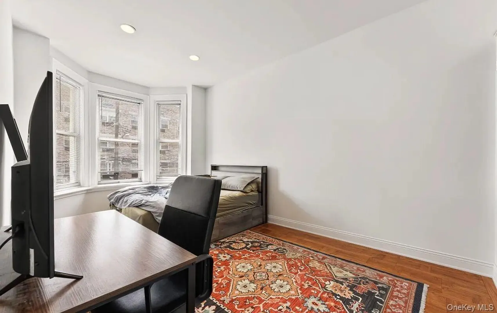 2459 Hoffman Street Photo 15