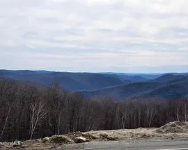 350 Mohawk Trail