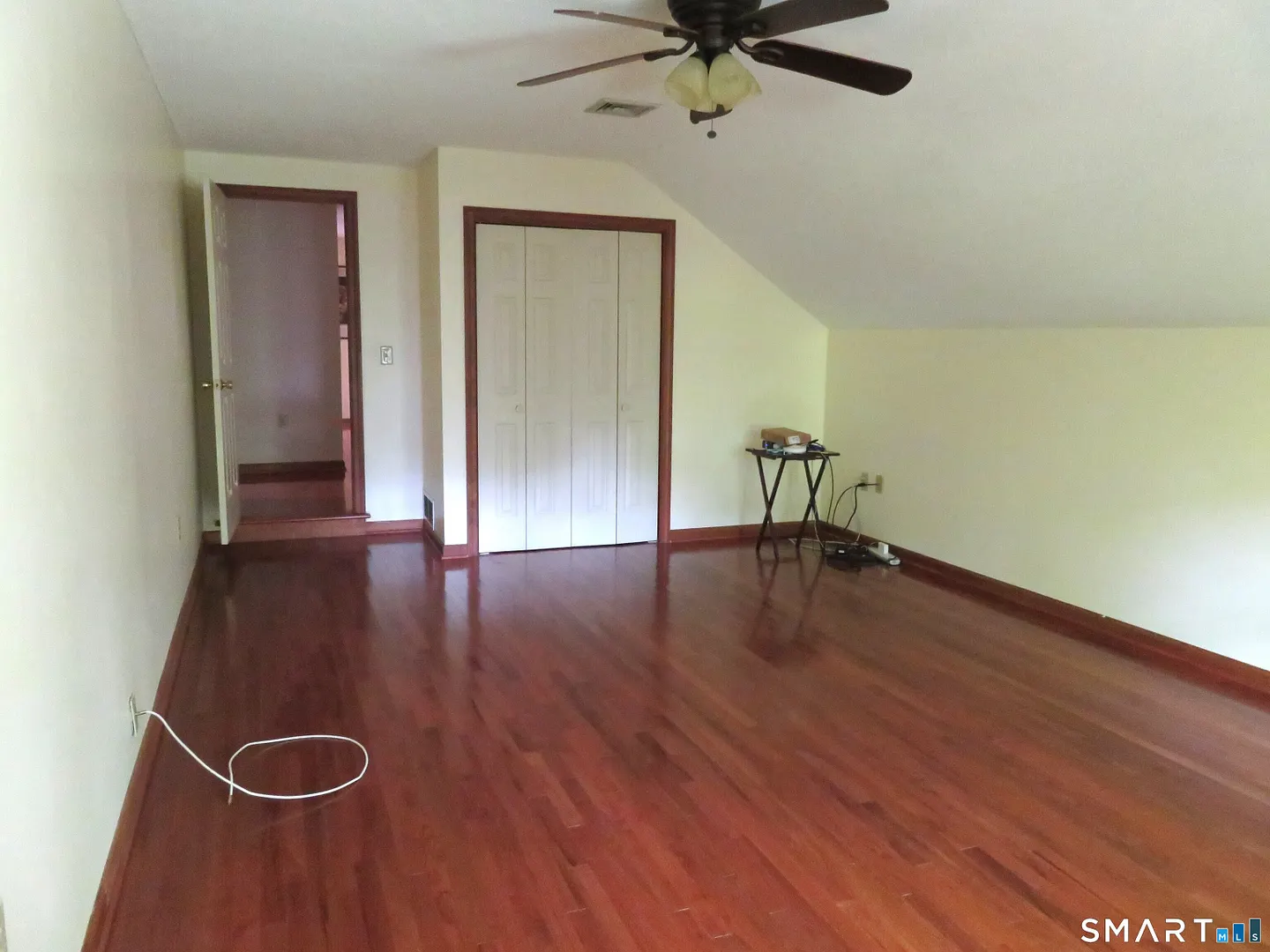 836 Wolf Hill Road Photo 17