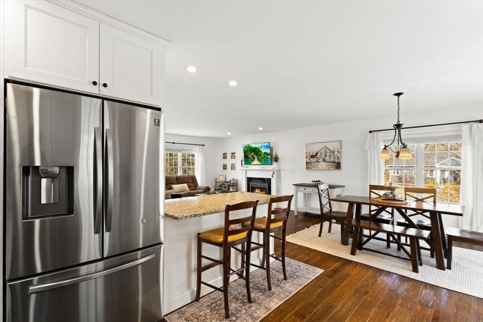 207 Oak St Photo 14