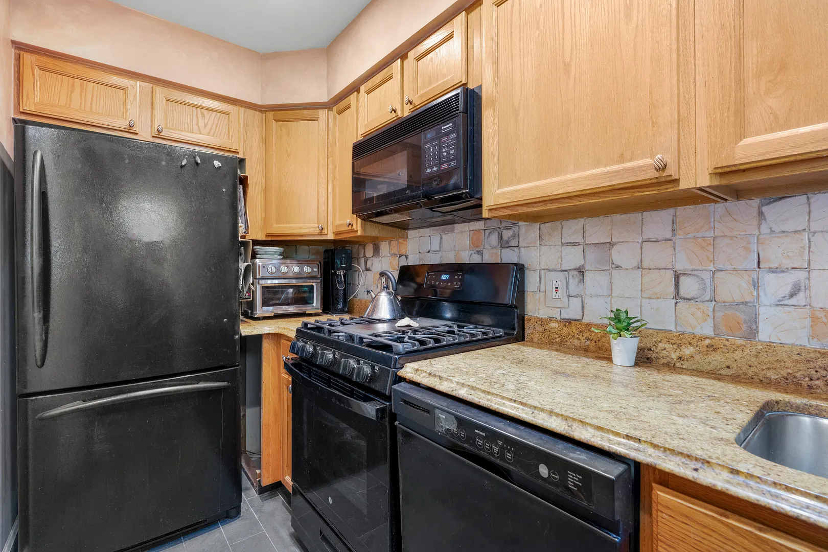 398 Cortlandt Avenue  #8 Photo 12