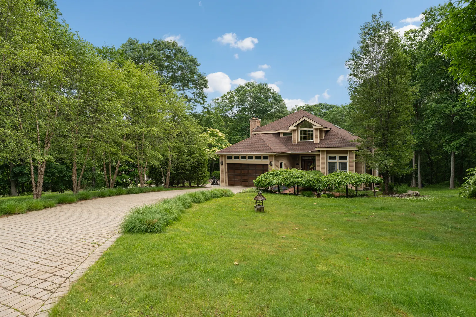 32 Staba Drive Photo 3