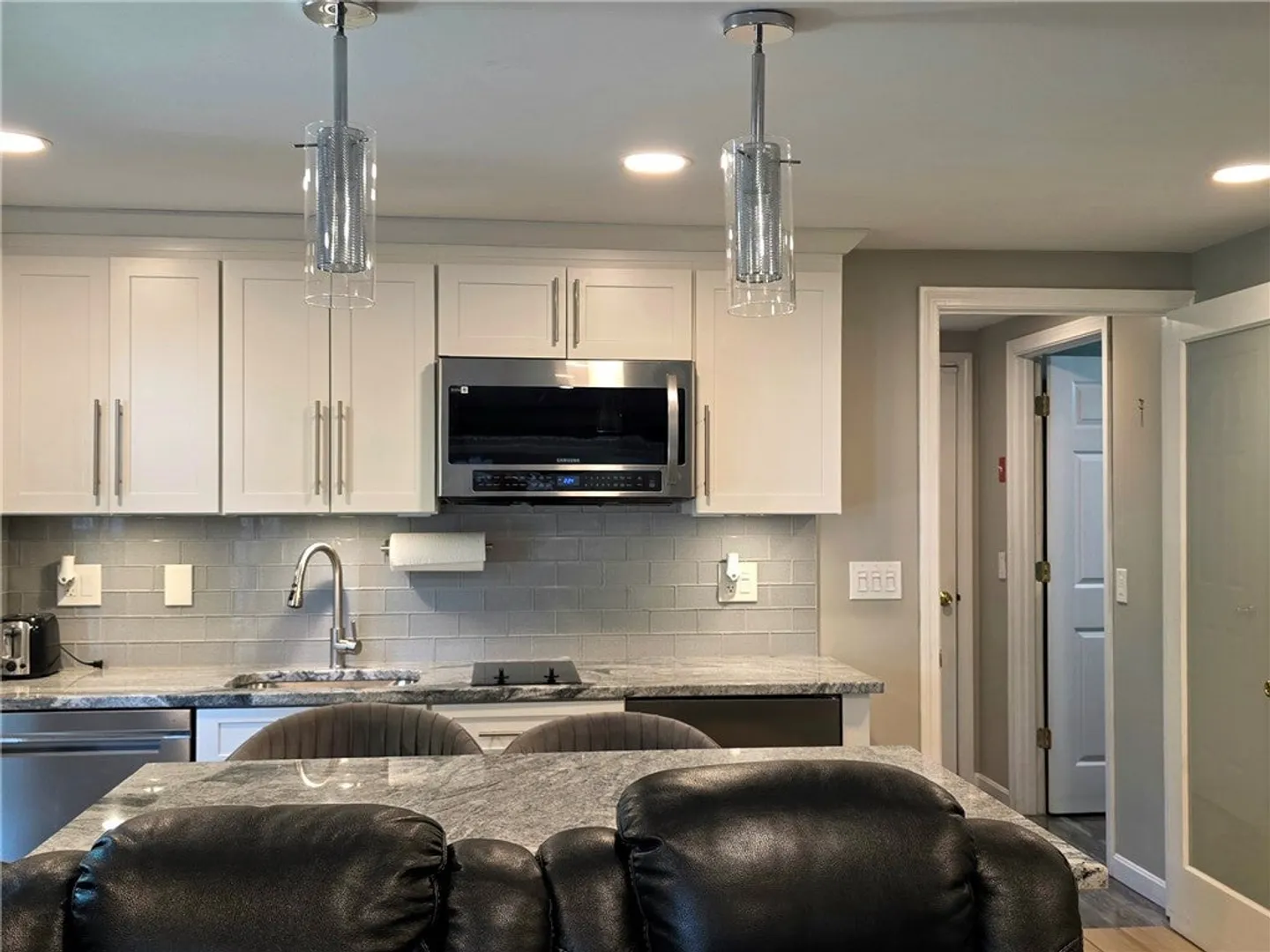 53 Herbert Street Photo 9