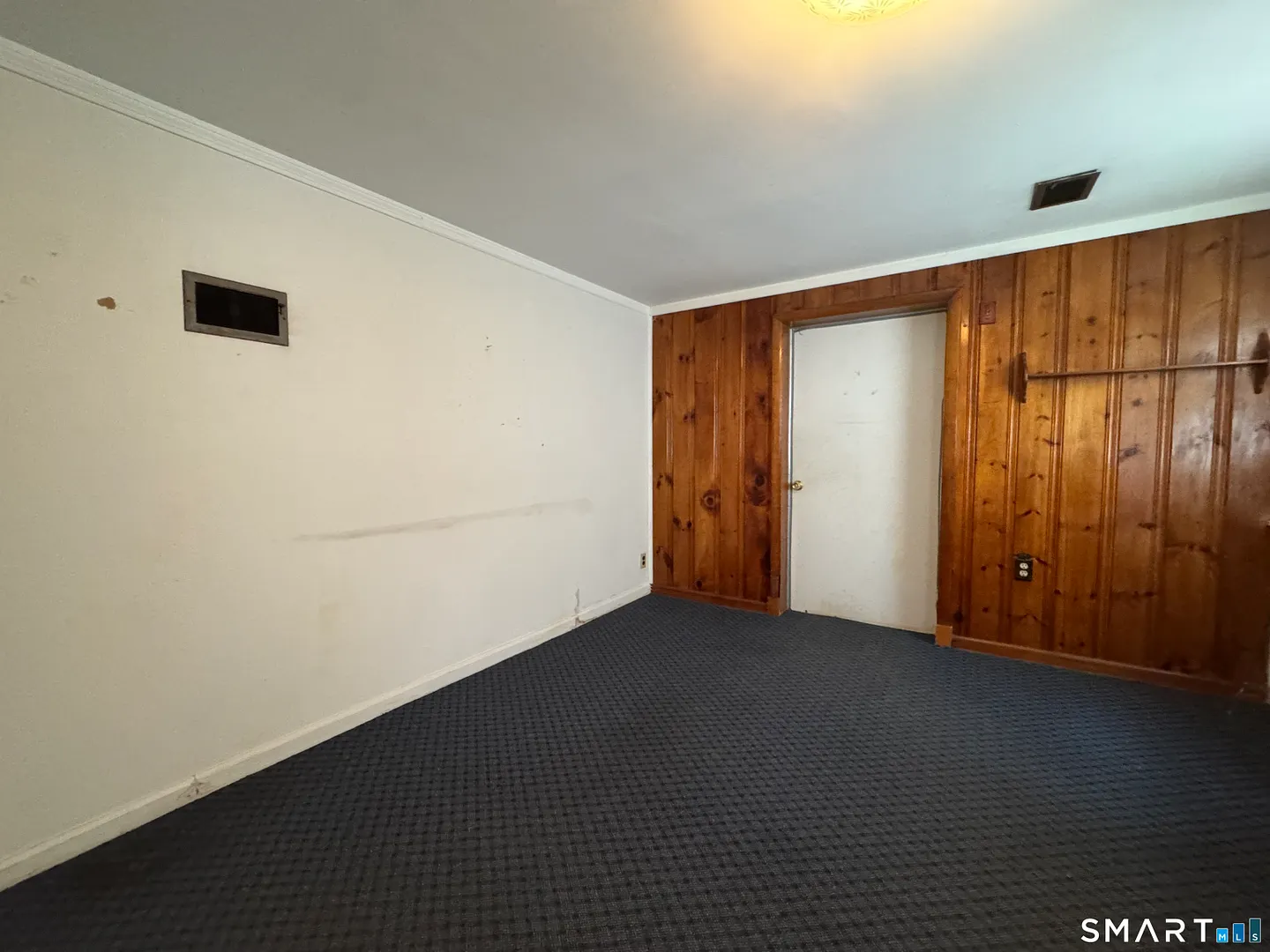 665 Bradley Street Photo 23