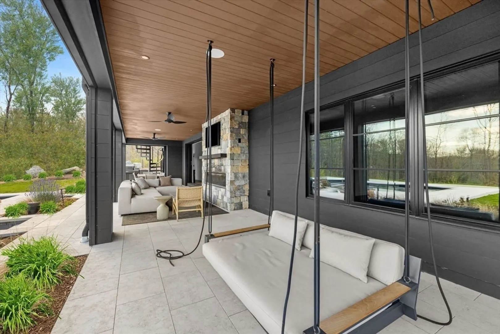 61 Green Avenue Photo 35