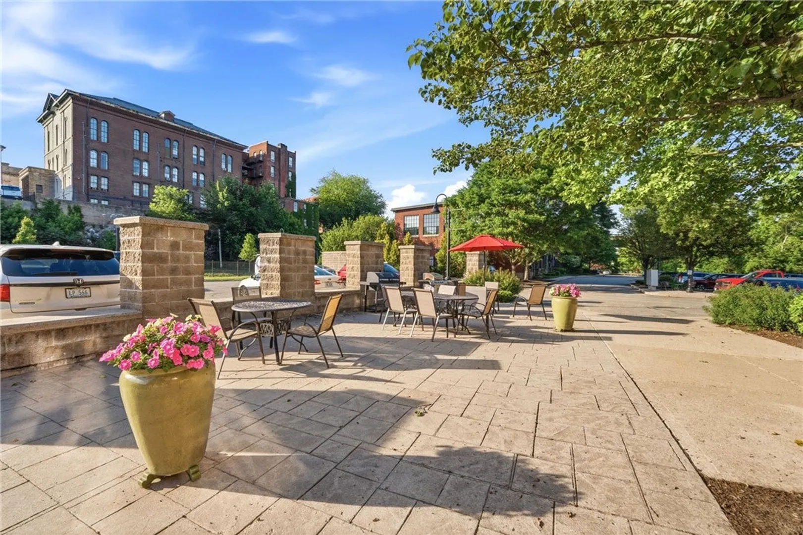 180 Allen Street  #101 Photo 35
