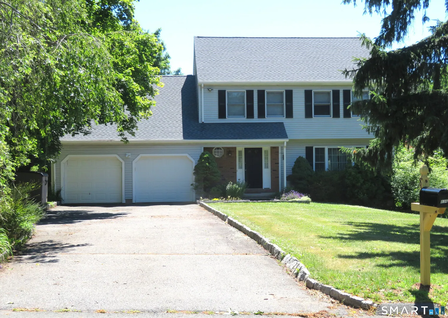 836 Wolf Hill Road Photo 1
