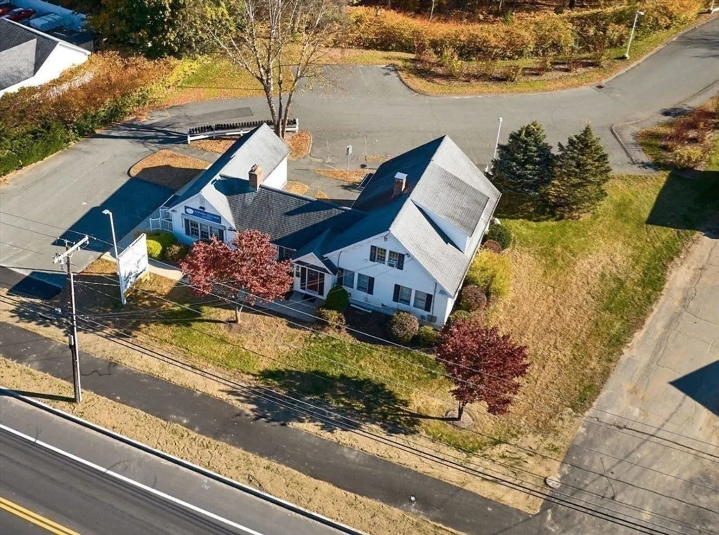 245 Russell St Photo 7