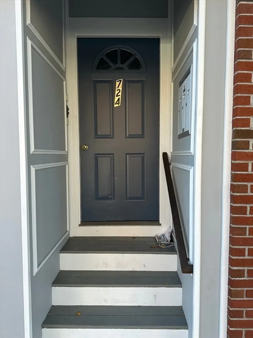 724-726 Cambridge Street Photo 4