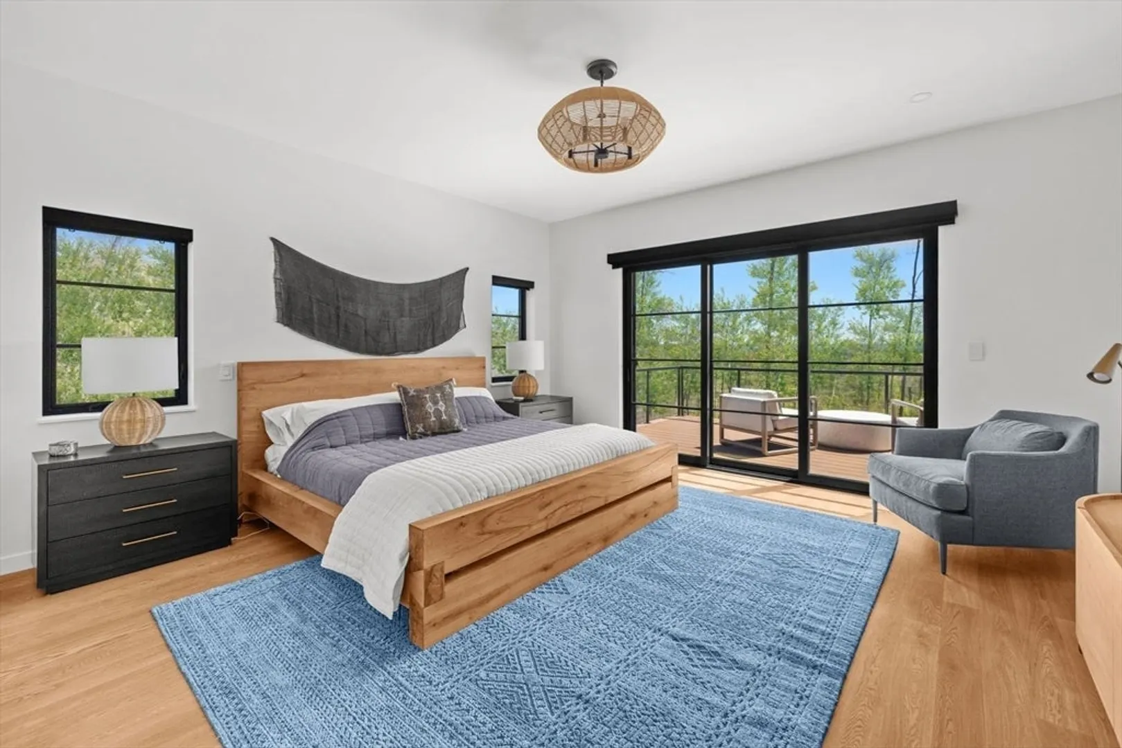 61 Green Avenue Photo 15