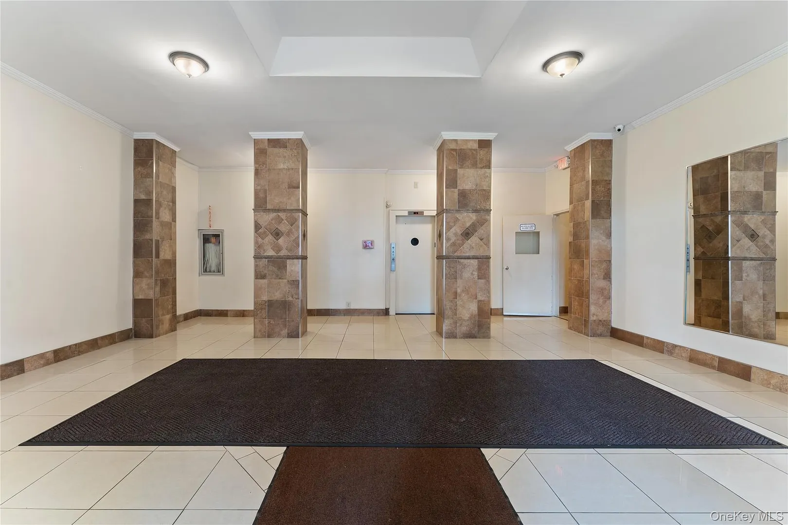 300 N Broadway  #7B Photo 2