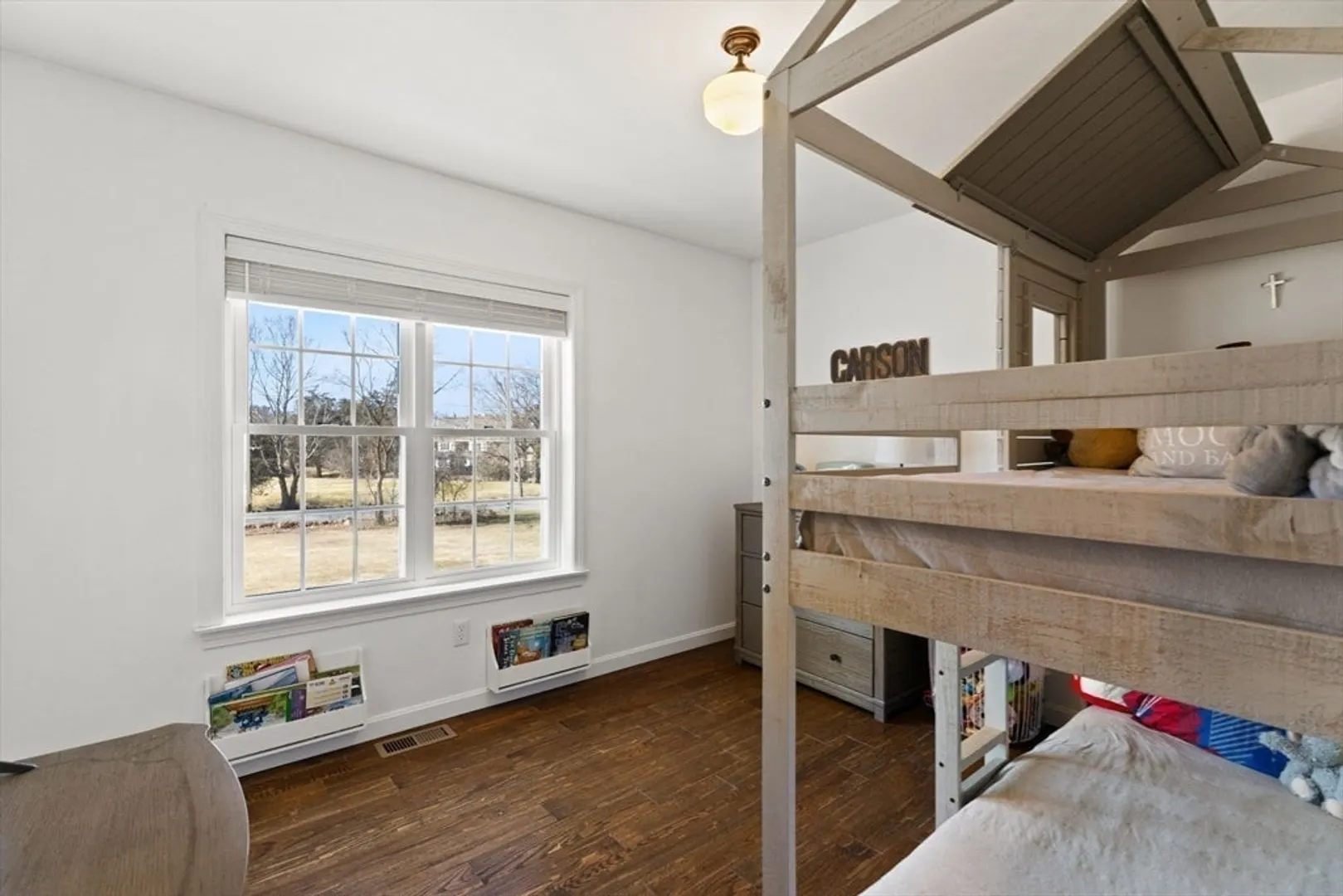 207 Oak St Photo 18