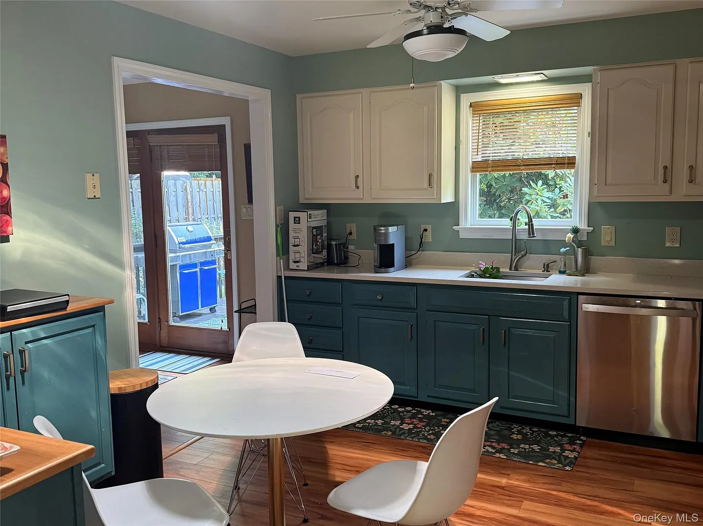 40 Simmons Lane Photo 1