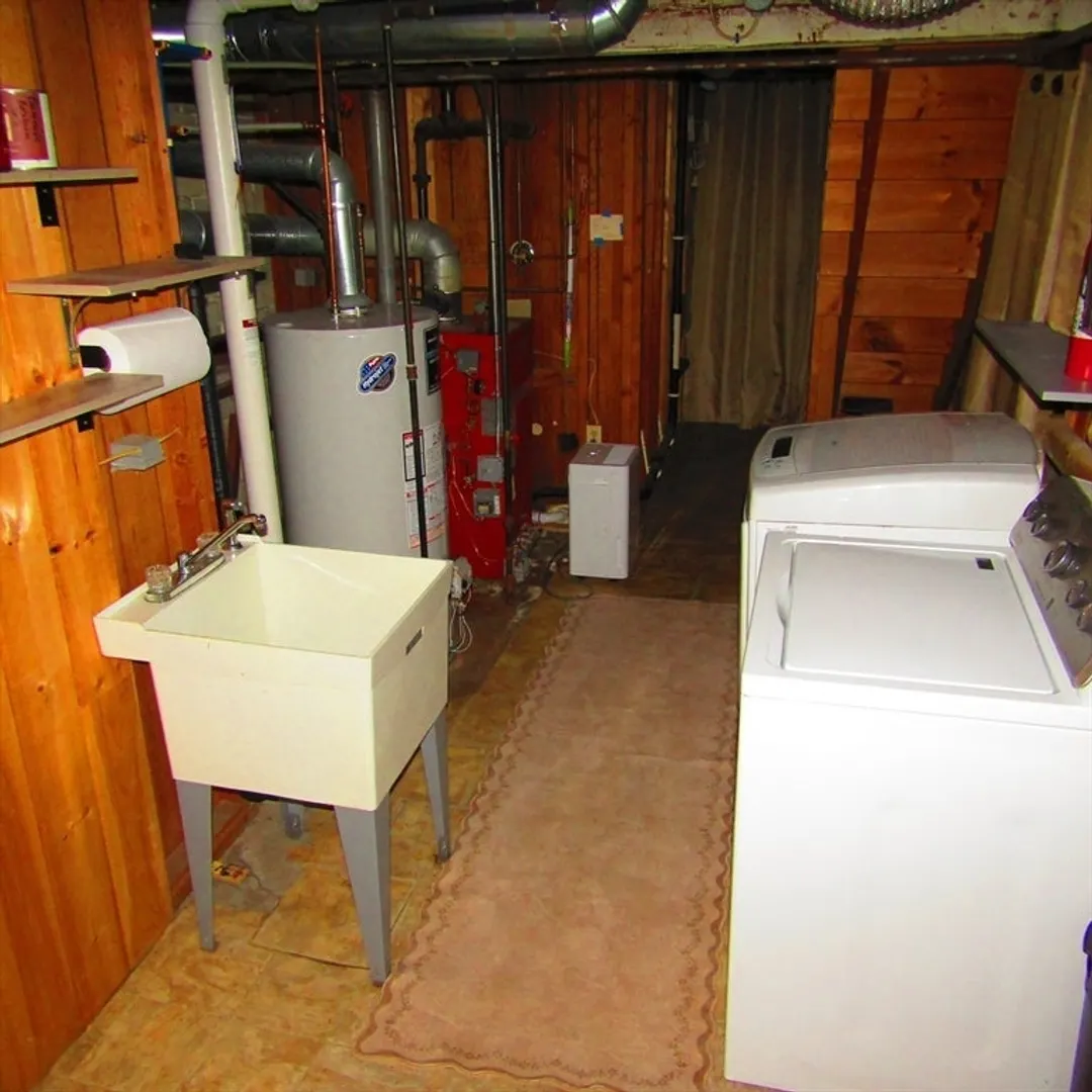465 Spring Street Photo 24