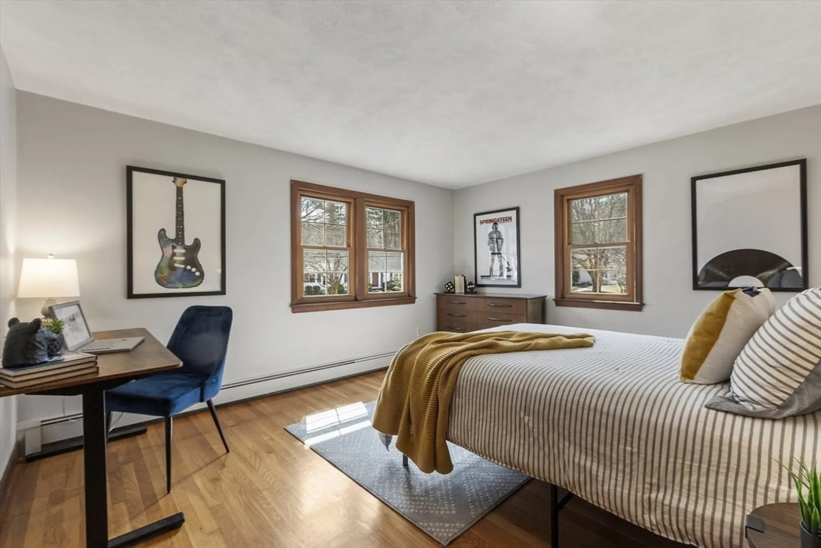 413 Arlington St Photo 17