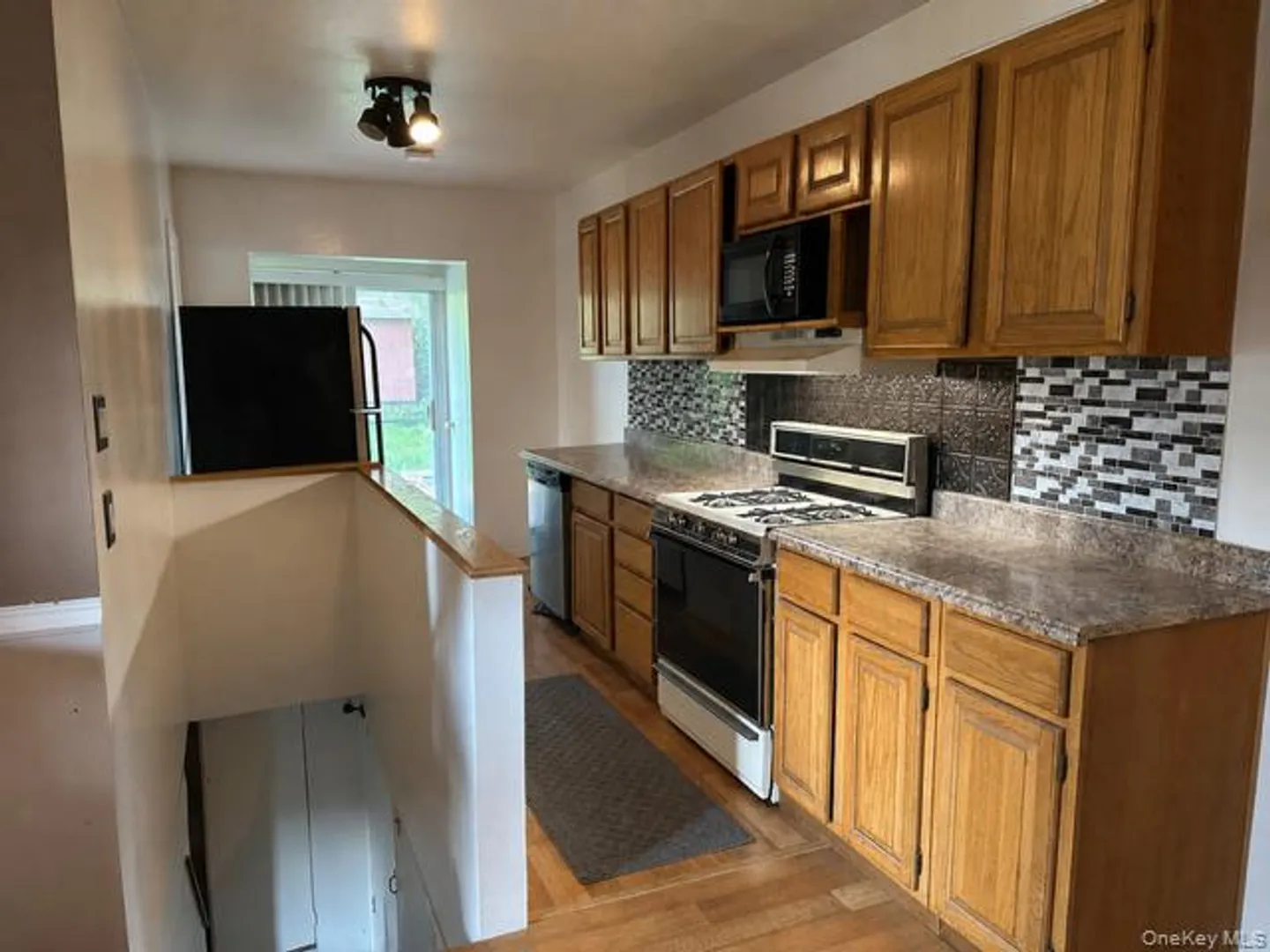 161 4th Avenue Photo 8