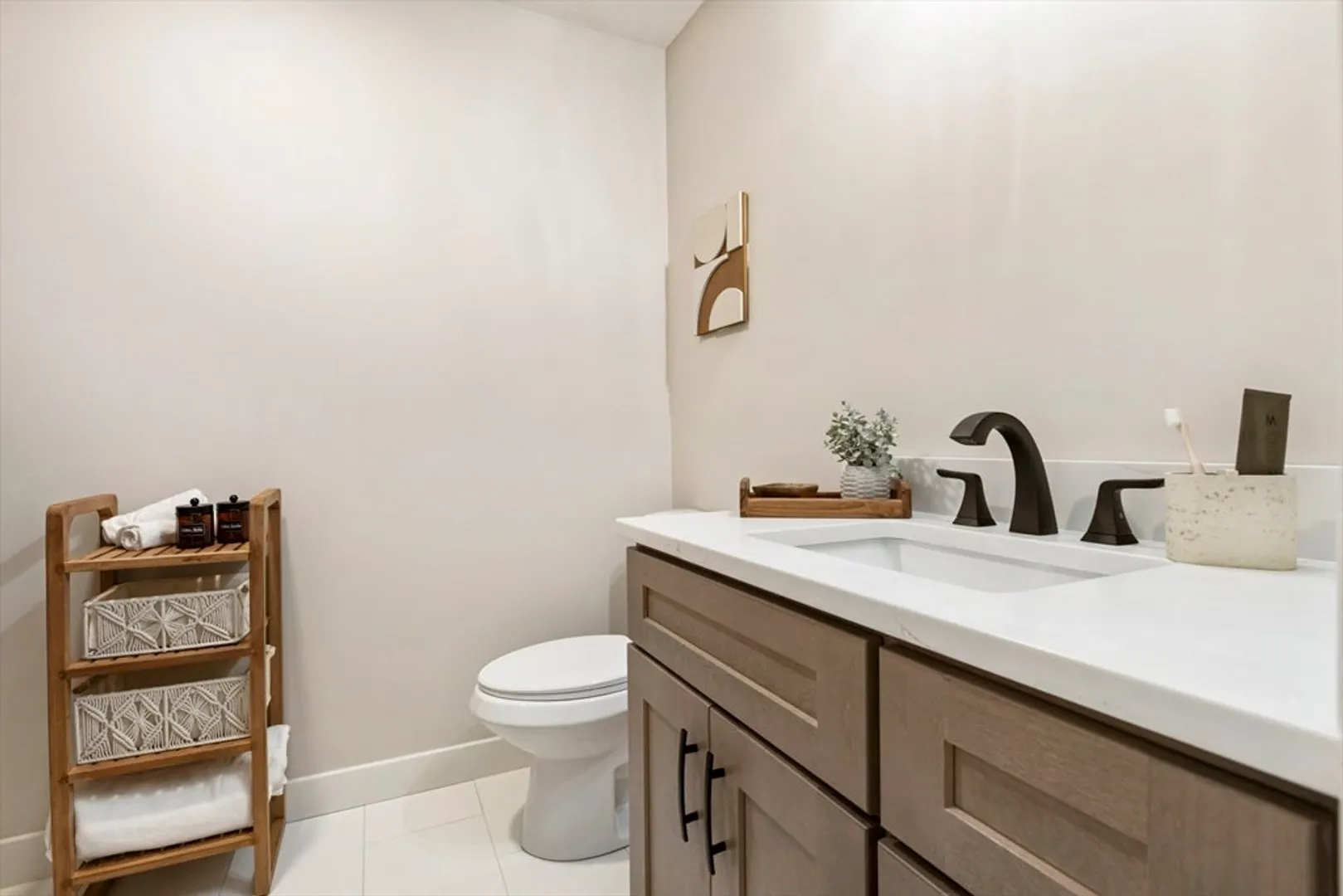 40 Filipe Way  #B Photo 23