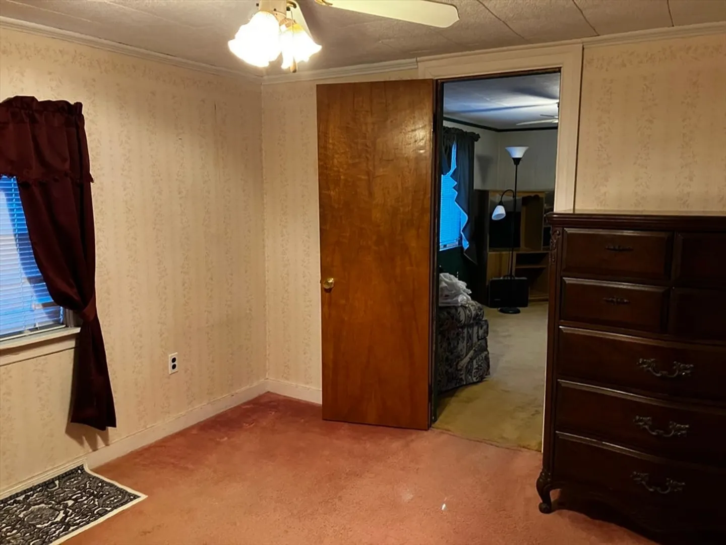 8 Ivanhoe Ave Photo 13
