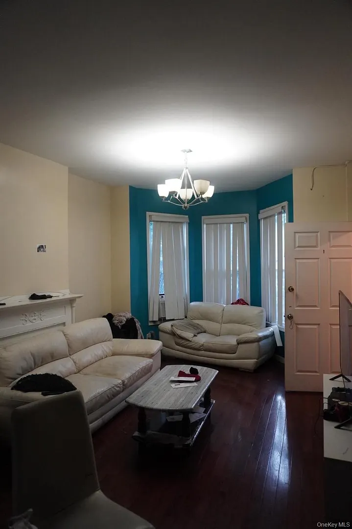 1384 Clinton Avenue Photo 4