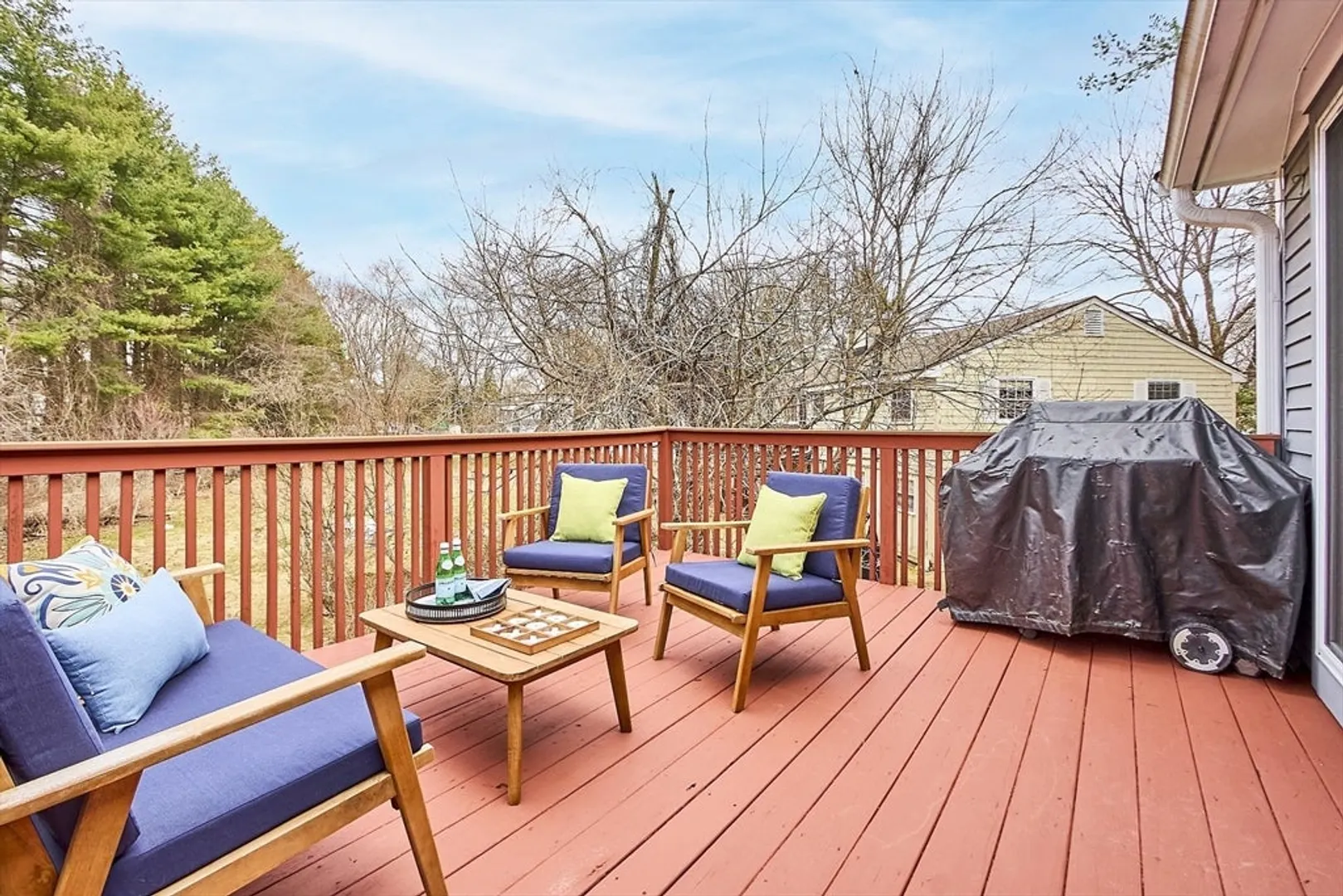 413 Arlington St Photo 28
